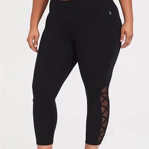 Torrid black CROP mesh inset‎ LATTICE LEGGING